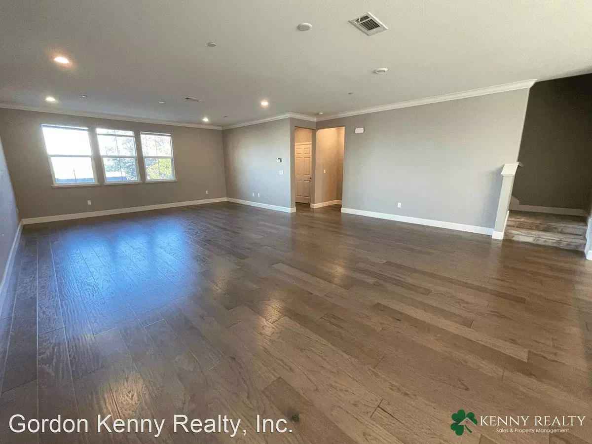 1027 Ocean View Ave photo 4