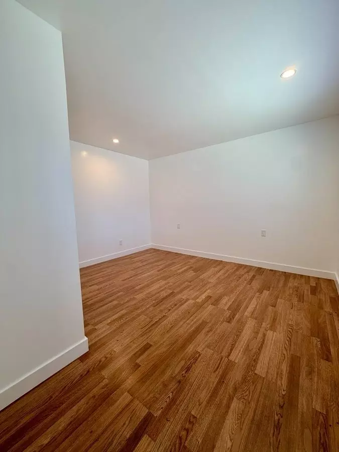 17 Oakridge Dr photo 3