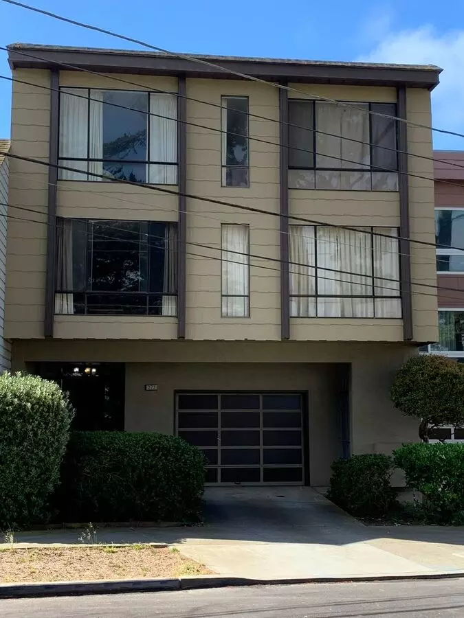 273 S. Parkview Avenue photo 2