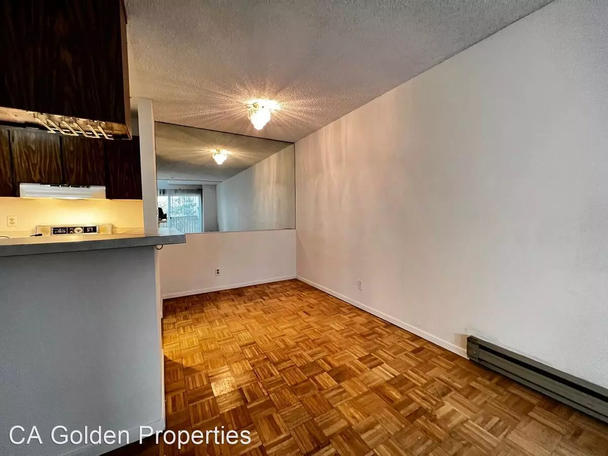385 Mandarin Dr #4 photo 3