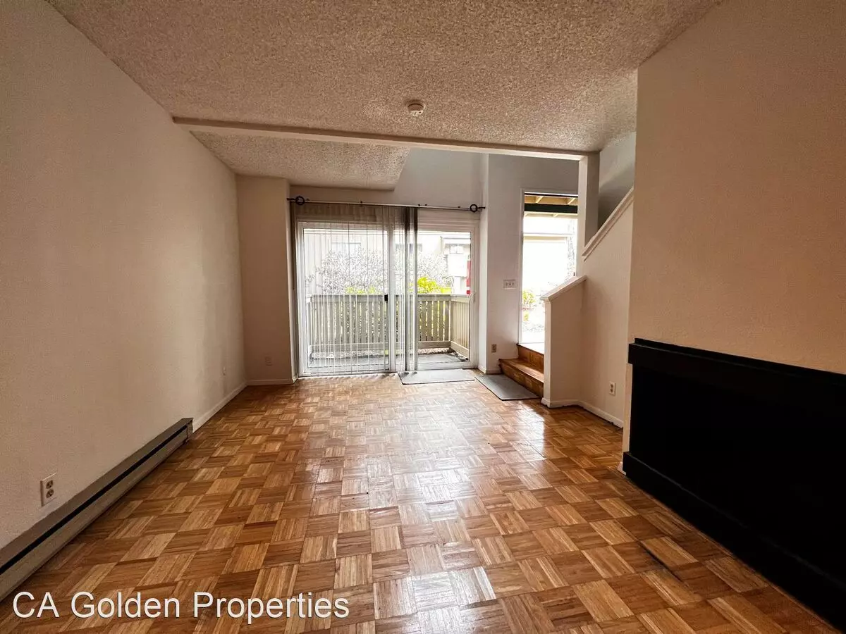 385 Mandarin Dr #4 photo 2