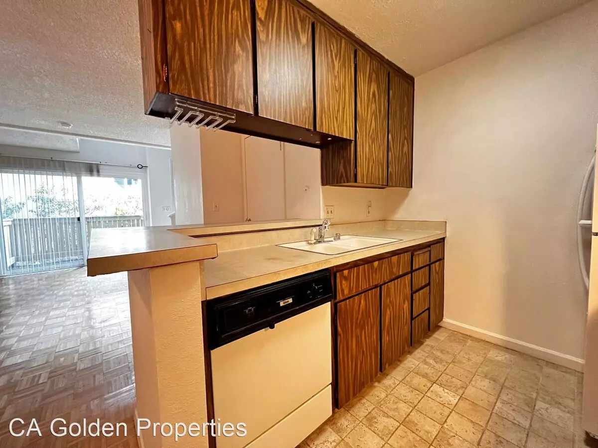 385 Mandarin Dr #4 photo 5