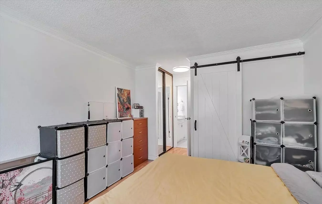391 Mandarin Dr Apt 113 photo 2