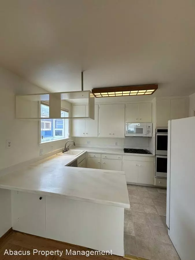 594 Southhill Boulevard, Daly City, CA 94014 photo 5