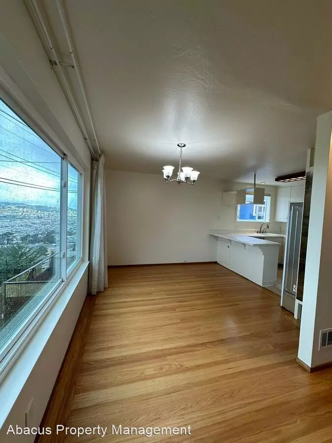 594 Southhill Boulevard, Daly City, CA 94014 photo 3