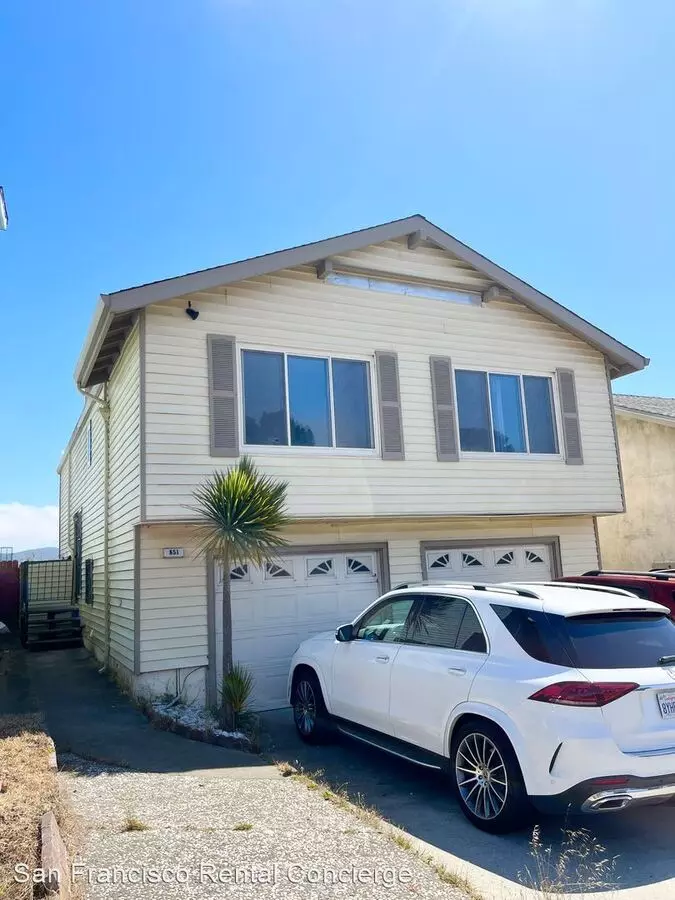 851 Gellert Boulevard, Daly City, CA 94015 photo 2