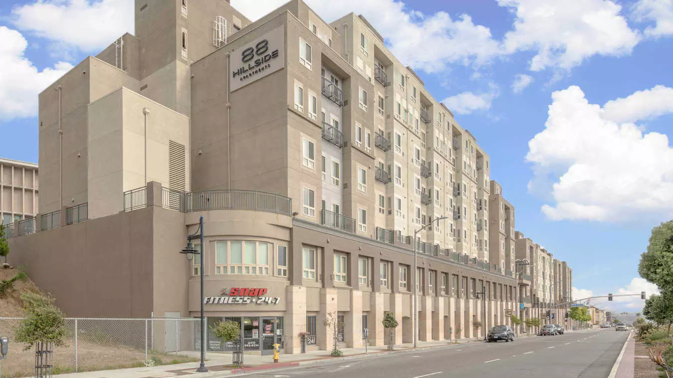 88 Hillside Apartments photo 4