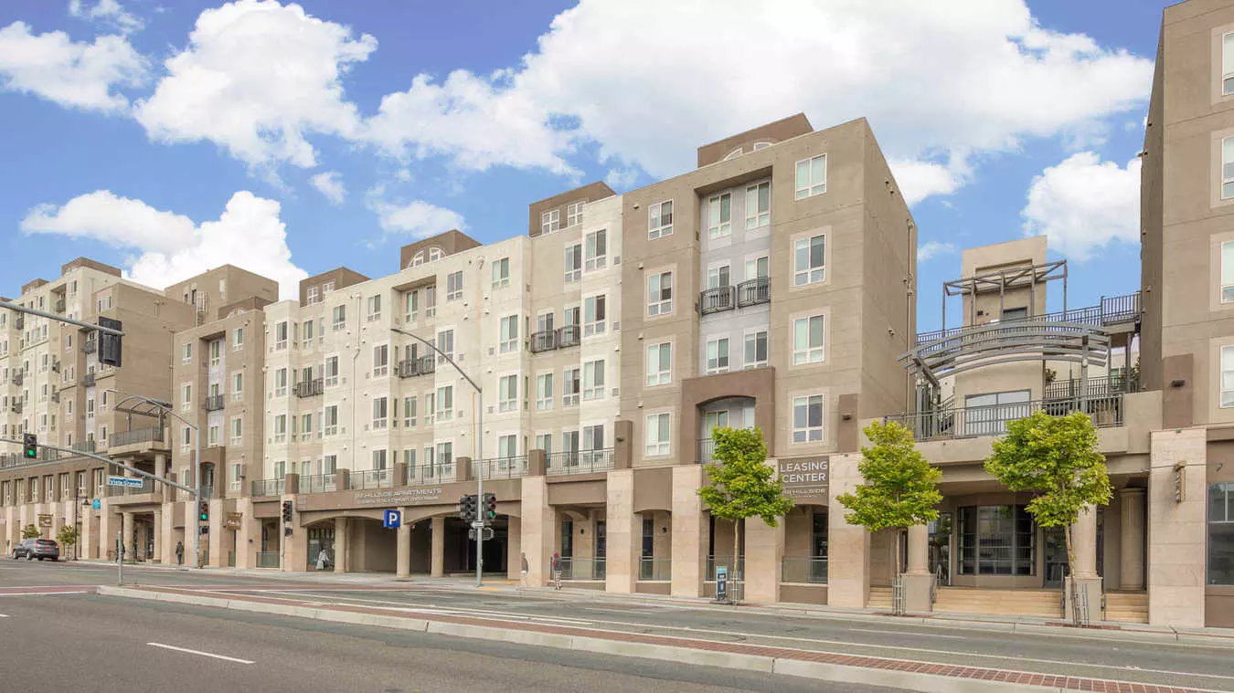 88 Hillside Apartments photo 2