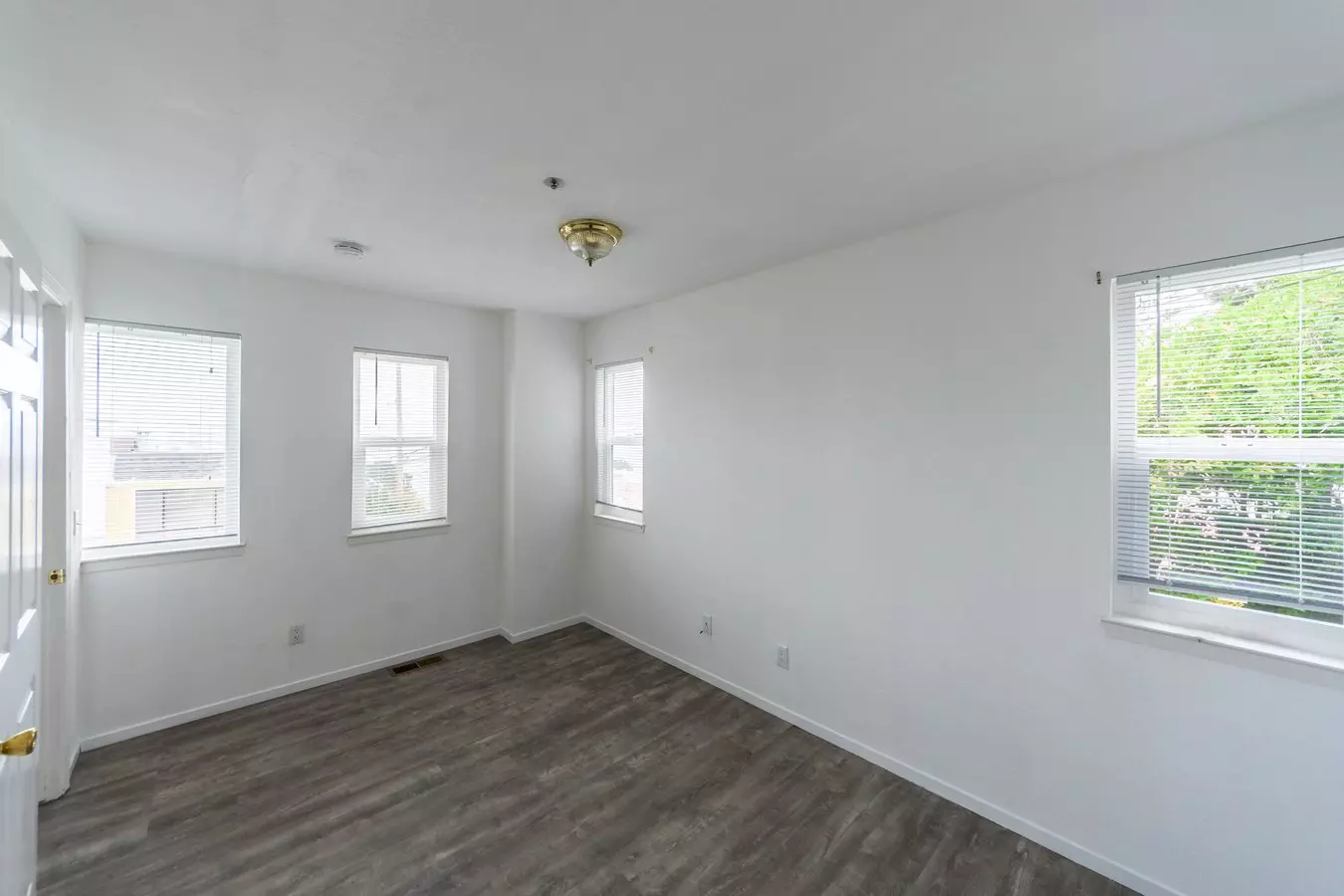 201 Frankfort St photo 3