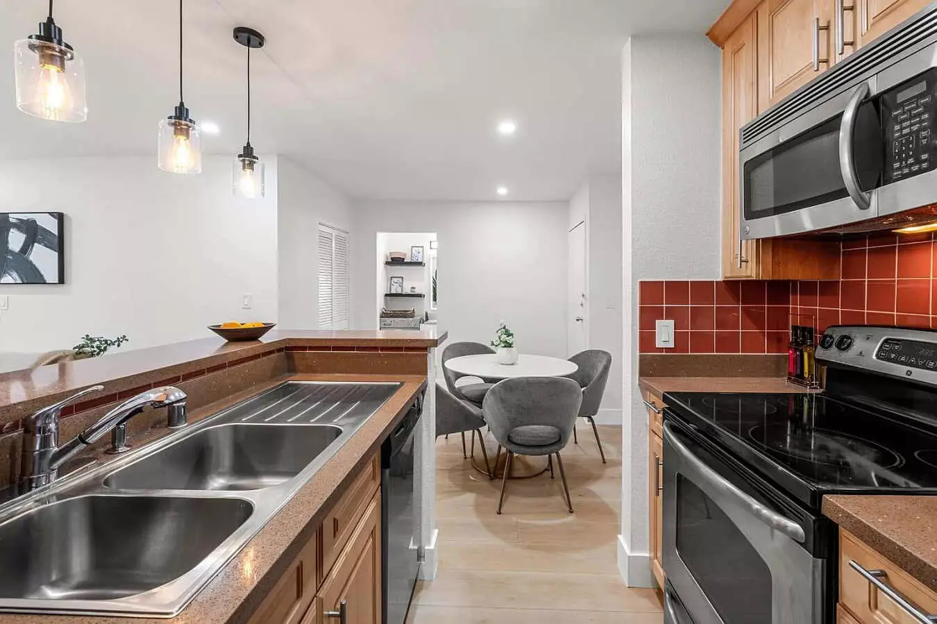 This Desirable One-bedroom End Unit Features An Open Floor Plan With photo 4