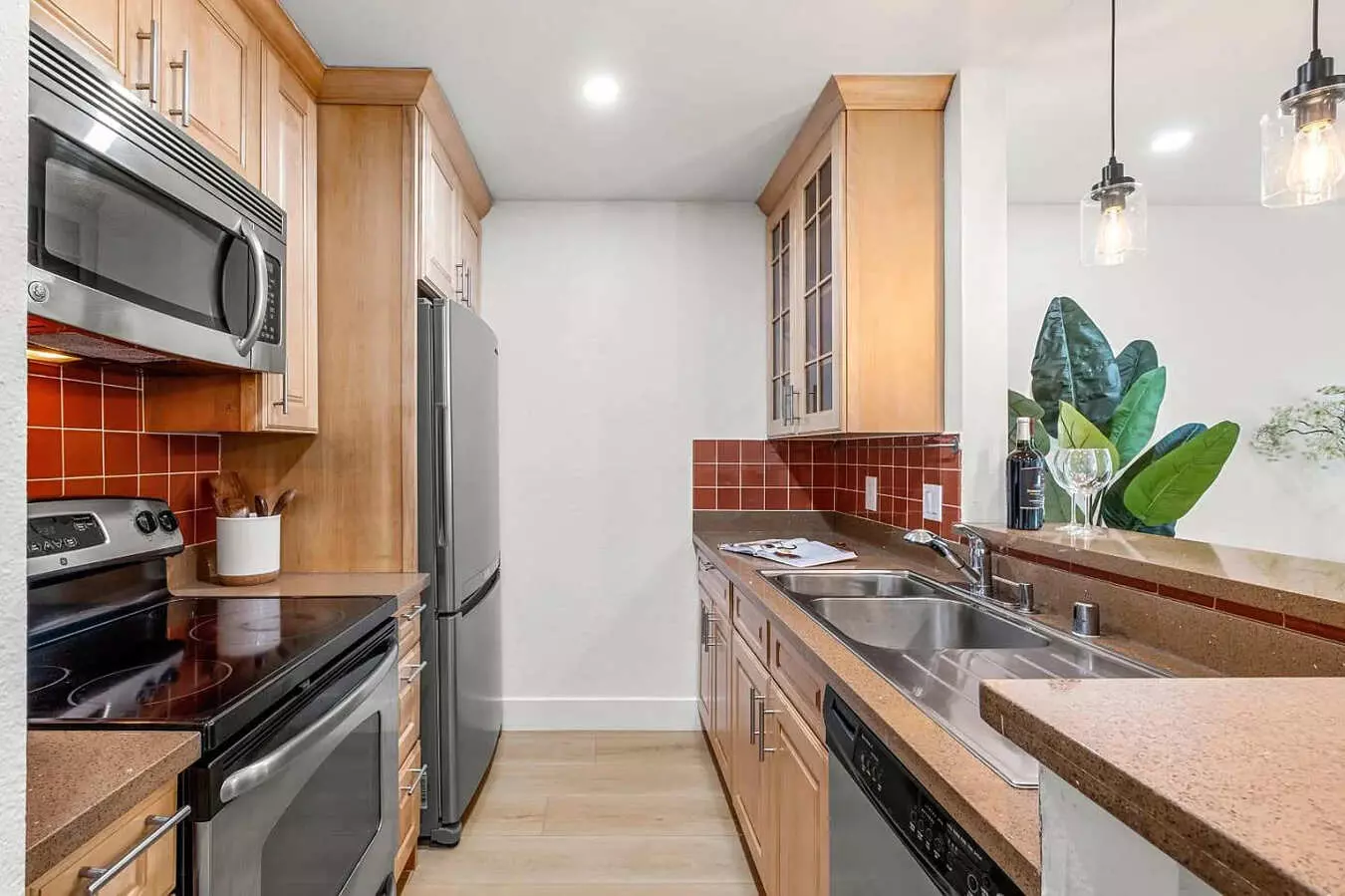 This Desirable One-bedroom End Unit Features An Open Floor Plan With photo 3