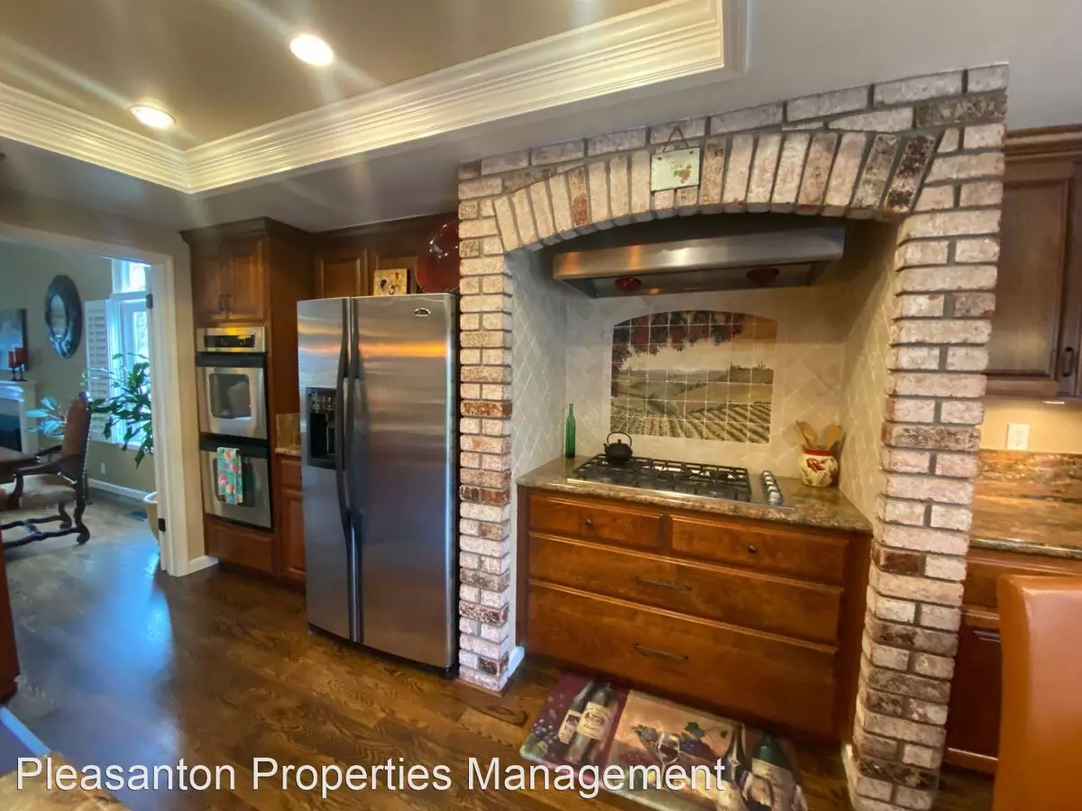 5 Carlyle Ct photo 5