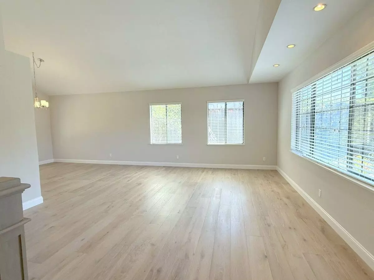Spectacular Anderson Ranch Beauty Backing To Open Space ! photo 5