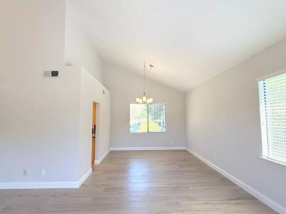 Spectacular Anderson Ranch Beauty Backing To Open Space ! photo 4