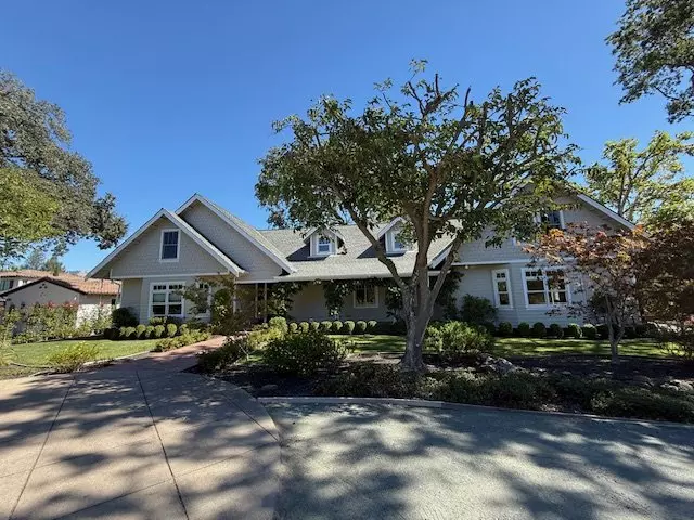352 La Questa Dr photo 3