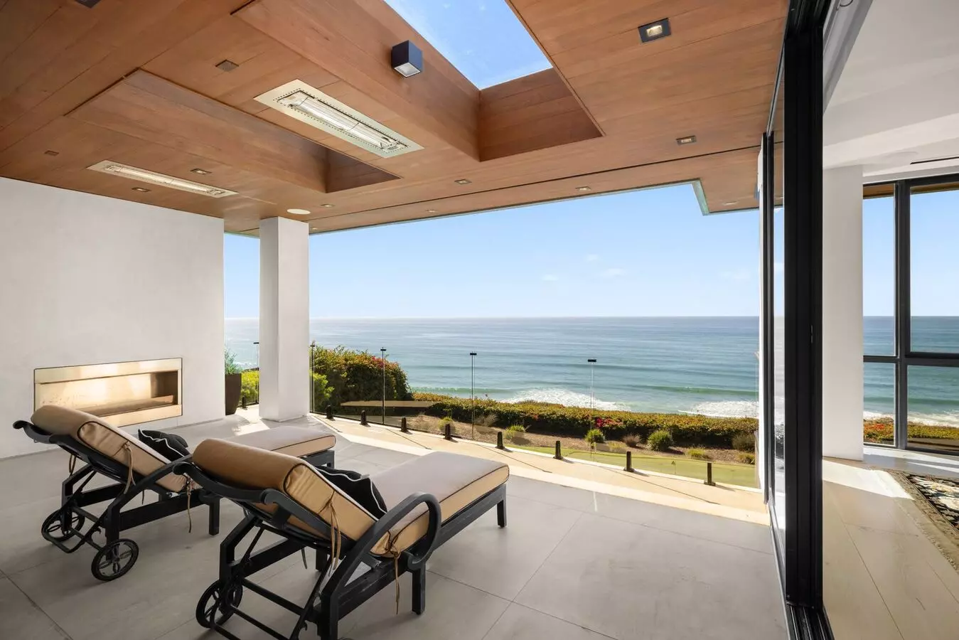 Luxury Coastal Escape W/ Resort-style Amenities &amp; Stunning Views photo 4
