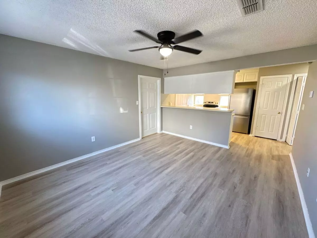 2310 W Hickory photo 2