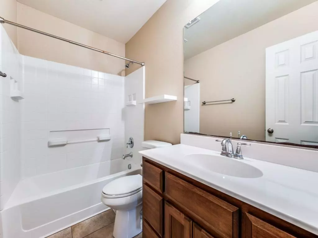 3605 Chapel Hill Lane, Denton, TX 76207 photo 3