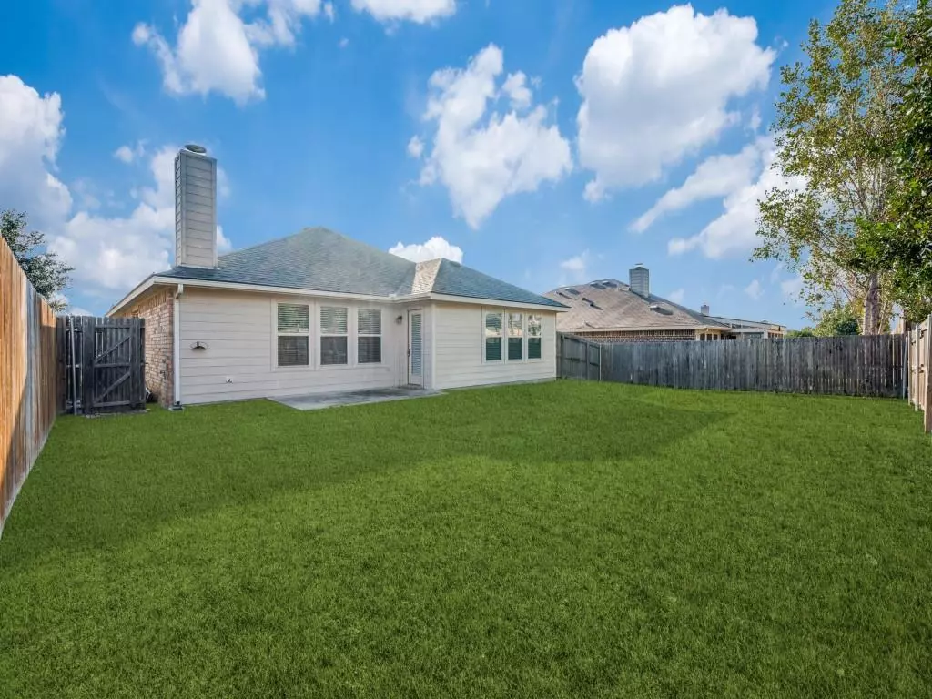3605 Chapel Hill Lane, Denton, TX 76207 photo 4