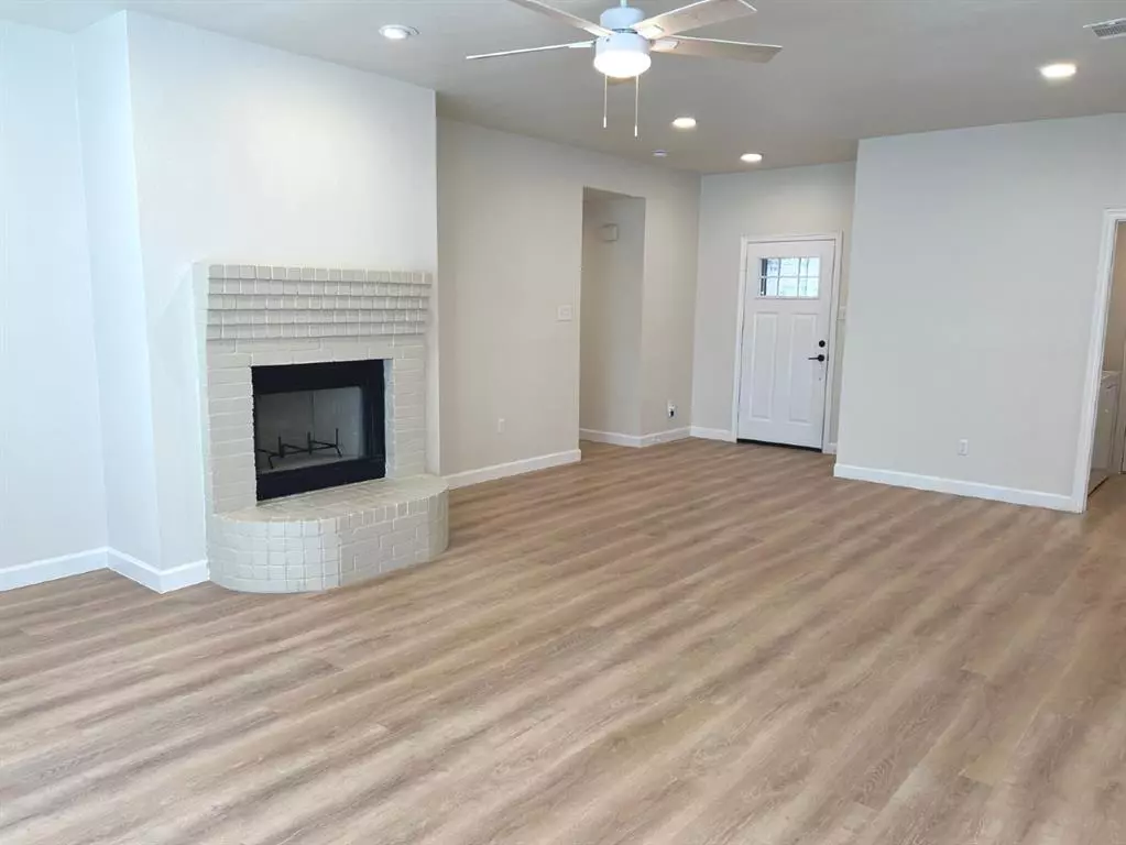 5212 Paulie Drive, Denton, TX 76208 photo 2
