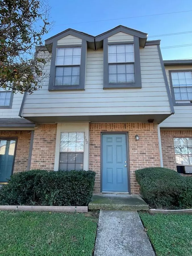 702 West Collins Street, Denton, TX 76201 photo 2