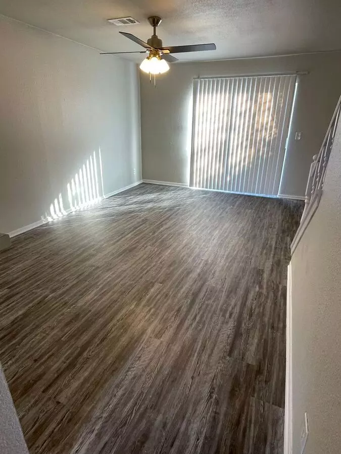 702 West Collins Street, Denton, TX 76201 photo 4