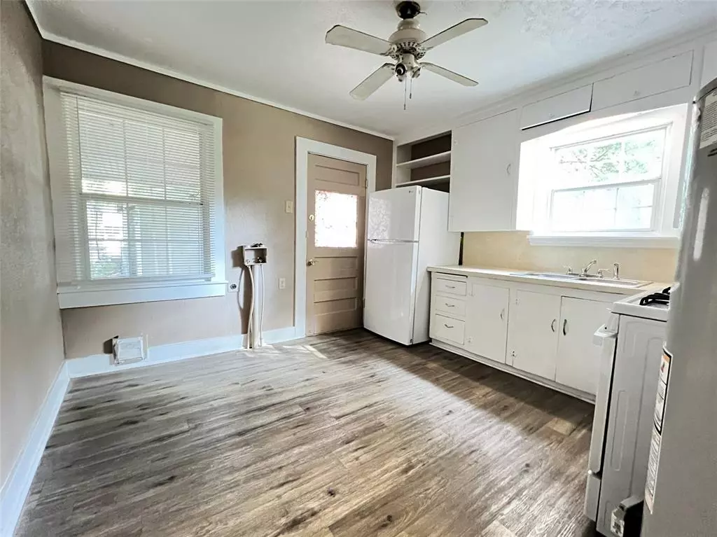 718 Coit Street, Denton, TX 76201 photo 4