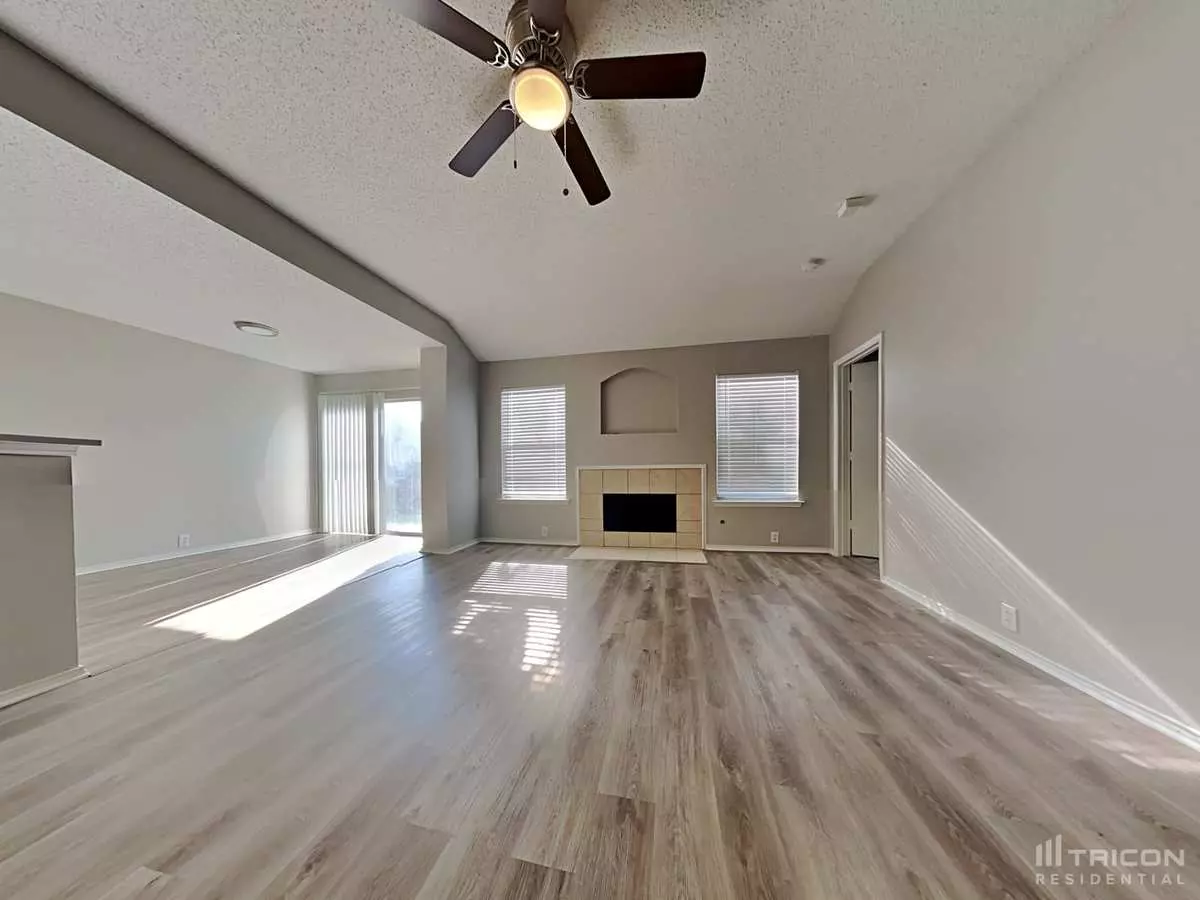 905 Greenbend Drive Denton Tx photo 3