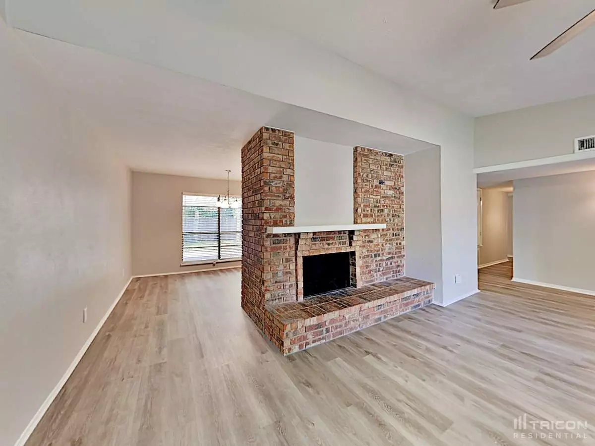706 Tara Drive, Desoto, TX 75115 photo 2
