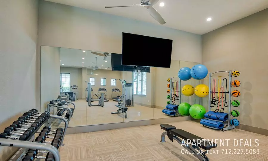 6136 Lago Mar Boulevard, Dickinson, TX 77539 photo 3