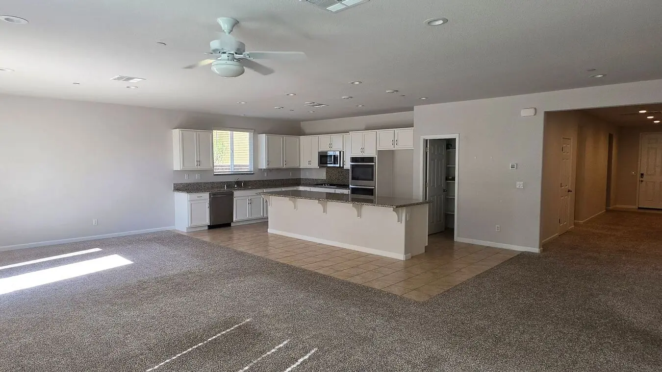 Stunning Single-level Home In Valley Glen! photo 3