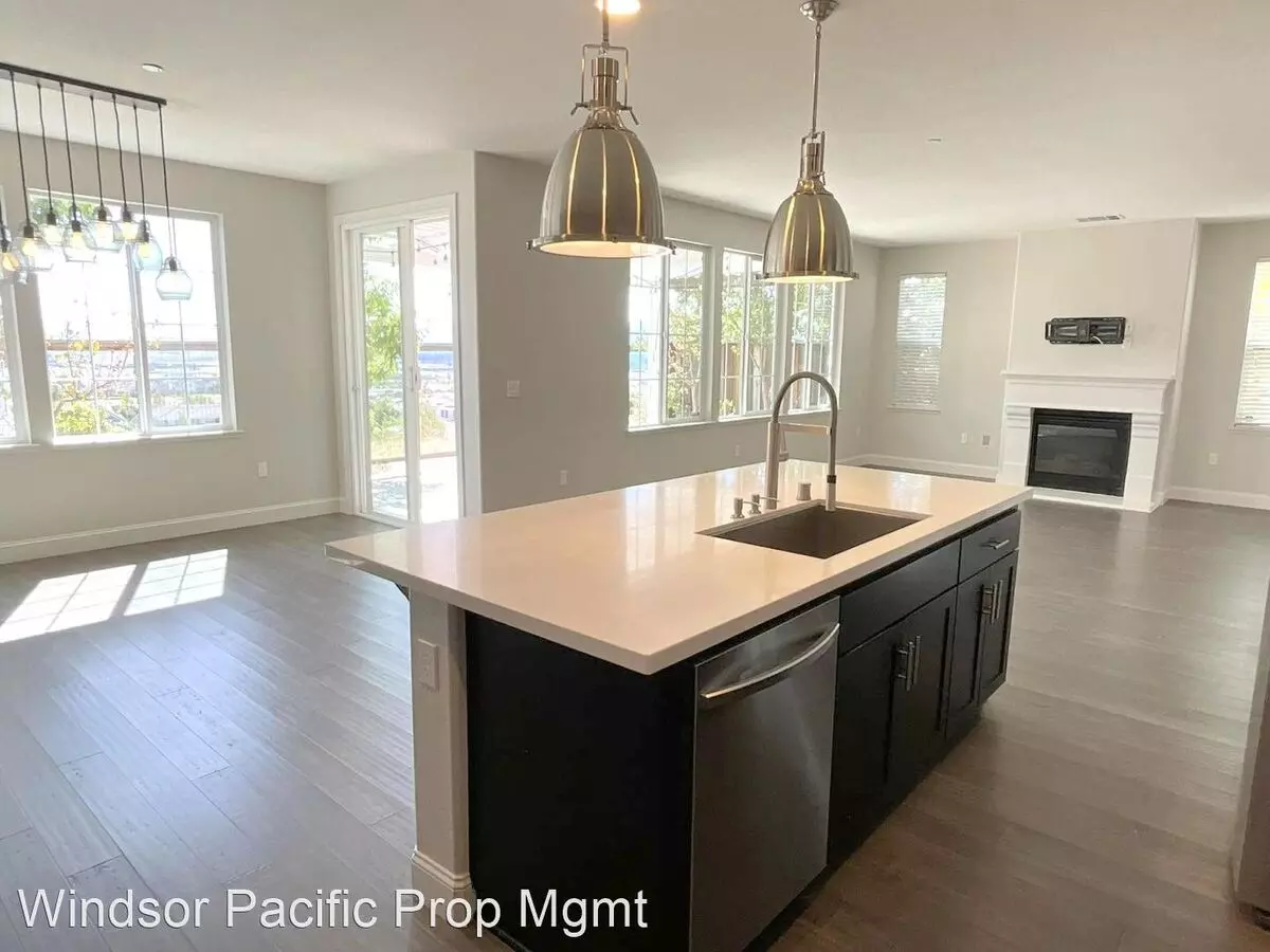 2302 West Cantara Drive, Dublin, CA 94568 photo 5