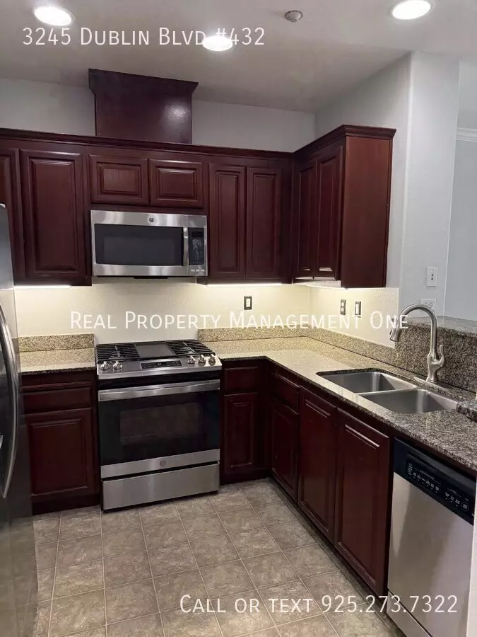 3240 Maguire Way Apt 411 photo 5