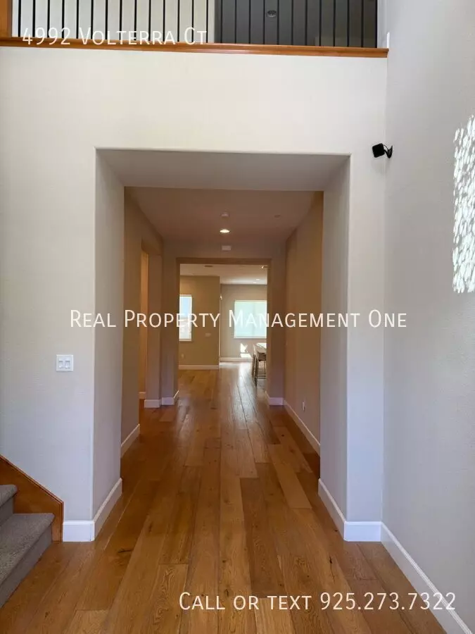 4992 Volterra Ct photo 3