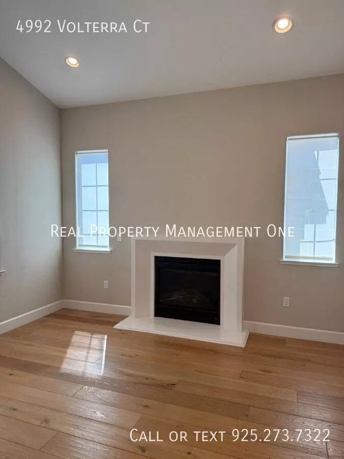 4992 Volterra Ct photo 4