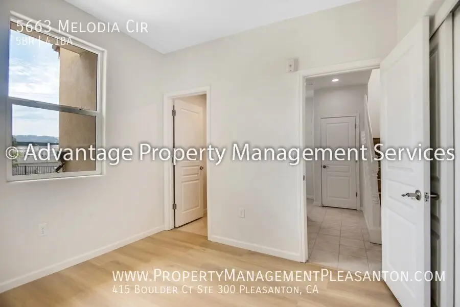 5663 Melodia Cir photo 4