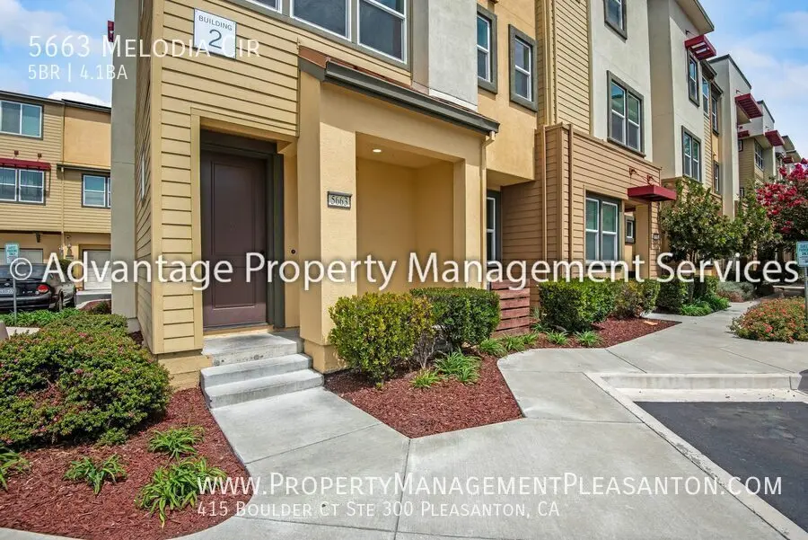 5663 Melodia Cir photo 3