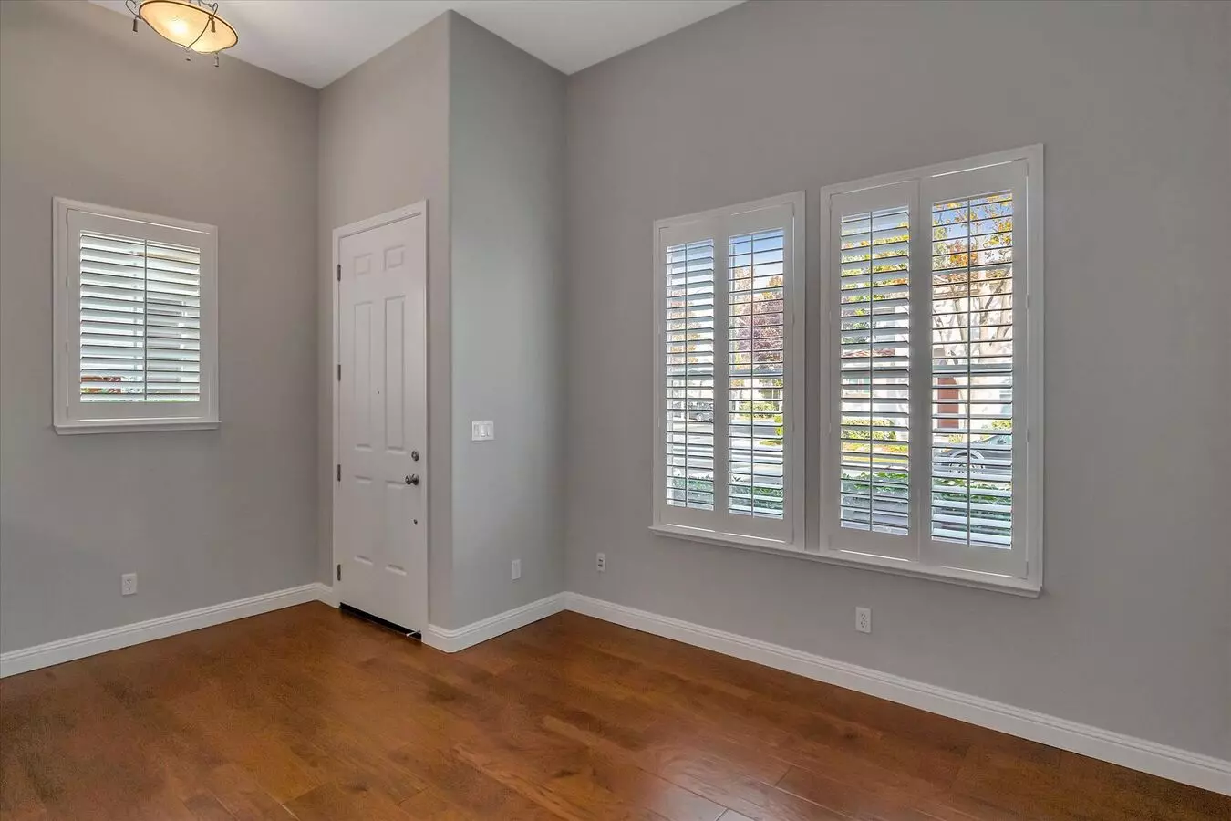 Stunning Updated 3 Bedroom Home In Desirable Tassajara Meadows Across From Emerald Glen Park photo 5