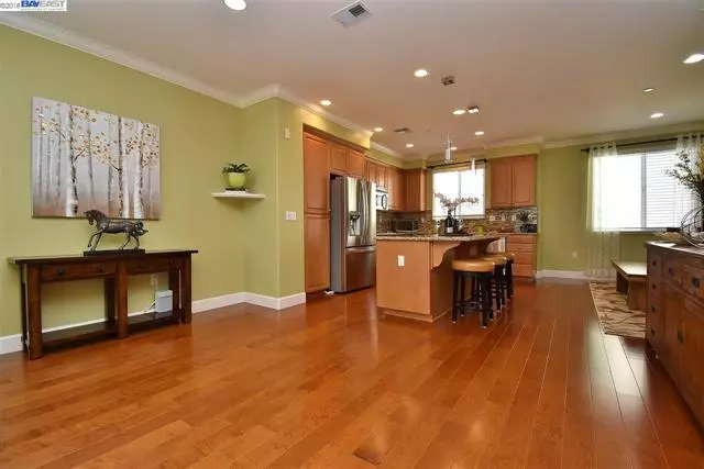 5320 Campus Dr photo 5