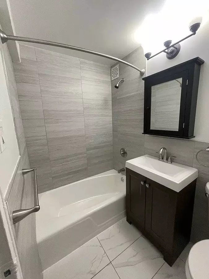 Move-in Ready 1br With New Kitchen &amp; Bath photo 3