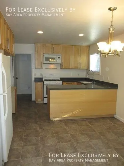 2153 Clarke Avenue, East Palo Alto, CA 94303 photo 3