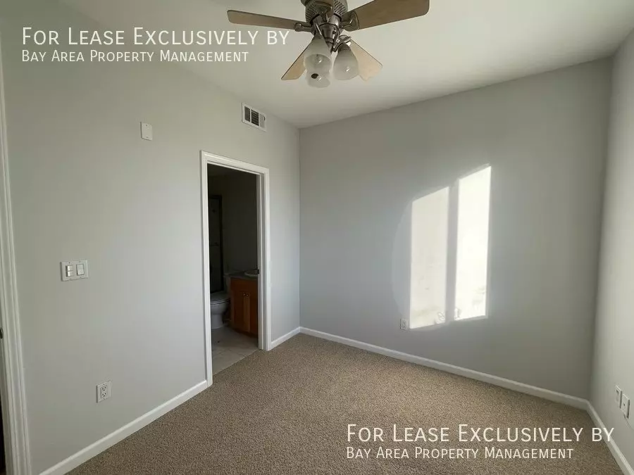 2330 University Avenue, East Palo Alto, CA 94303 photo 5