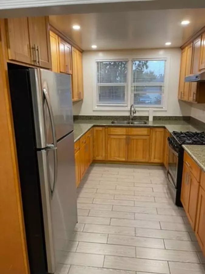 367 Azalia Drive, East Palo Alto, CA 94303 photo 2
