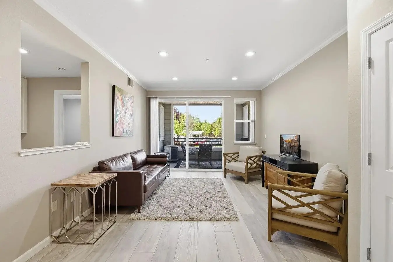 Woodland Creek. This Beautiful 1 Bed 1 Bath Condo Offers A Spacious Op photo 4