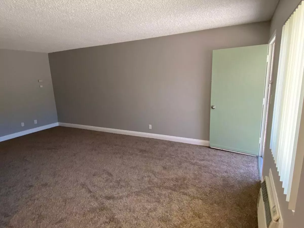 110 W. Renette Ave. photo 5