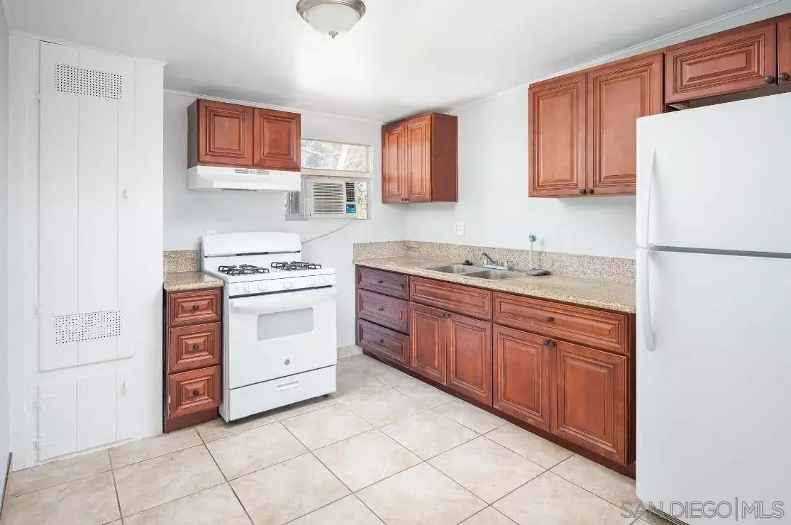532 N 1st St El Cajon, CA 92021 photo 2
