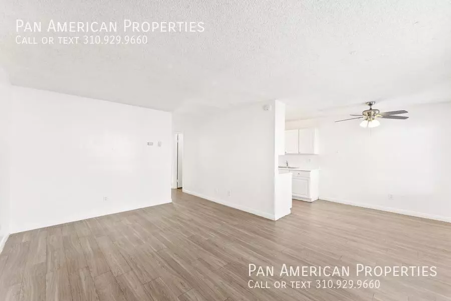 Mollison Garden Apartments photo 3
