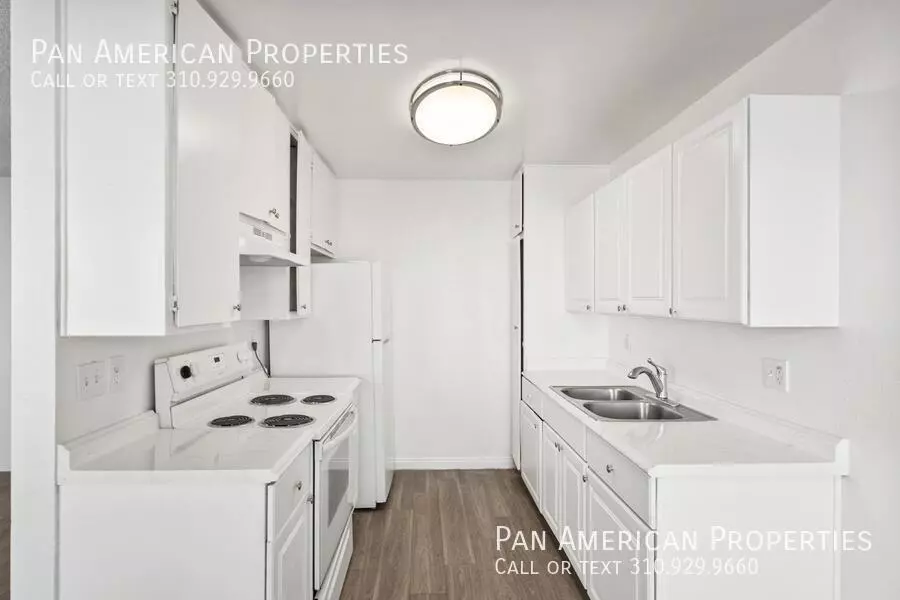 Mollison Garden Apartments photo 5