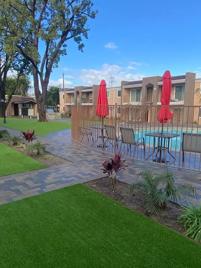 Silver Oaks Apartment Homes photo 5