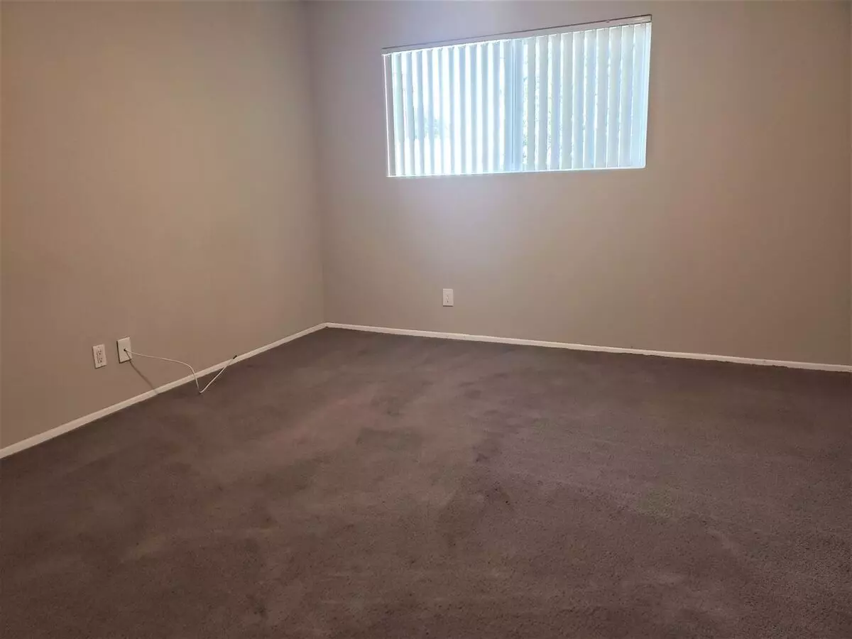 Downstairs upgraded apartment that has private fenced backyard photo 4